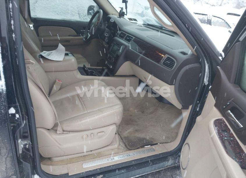 Photo 5 of 2007 Gmc Yukon DENALI (VIN 1GKFK63877J301107)