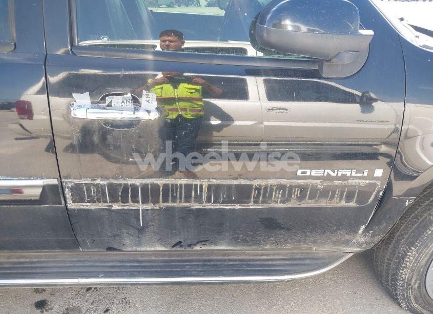 Photo 13 of 2007 Gmc Yukon DENALI (VIN 1GKFK63877J400168)