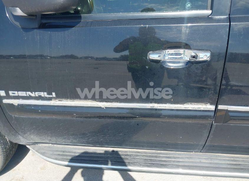 Photo 15 of 2007 Gmc Yukon DENALI (VIN 1GKFK63877J400168)