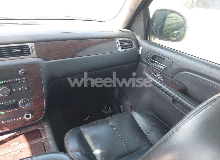 Photo 5 of 2007 Gmc Yukon DENALI (VIN 1GKFK63877J400168)