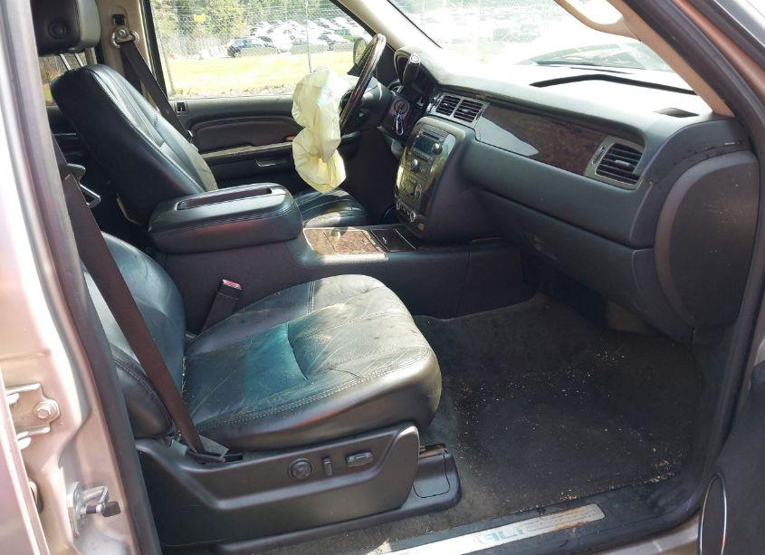 Photo 5 of 2007 Gmc Yukon DENALI (VIN 1GKFK63887J204367)