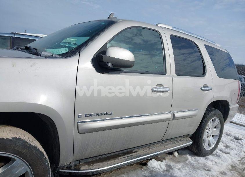 Photo 14 of 2007 Gmc Yukon DENALI (VIN 1GKFK63887J385065)
