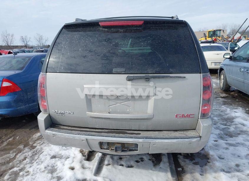 Photo 16 of 2007 Gmc Yukon DENALI (VIN 1GKFK63887J385065)