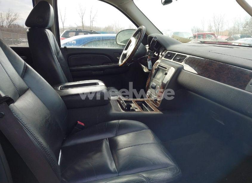 Photo 5 of 2007 Gmc Yukon DENALI (VIN 1GKFK63887J385065)