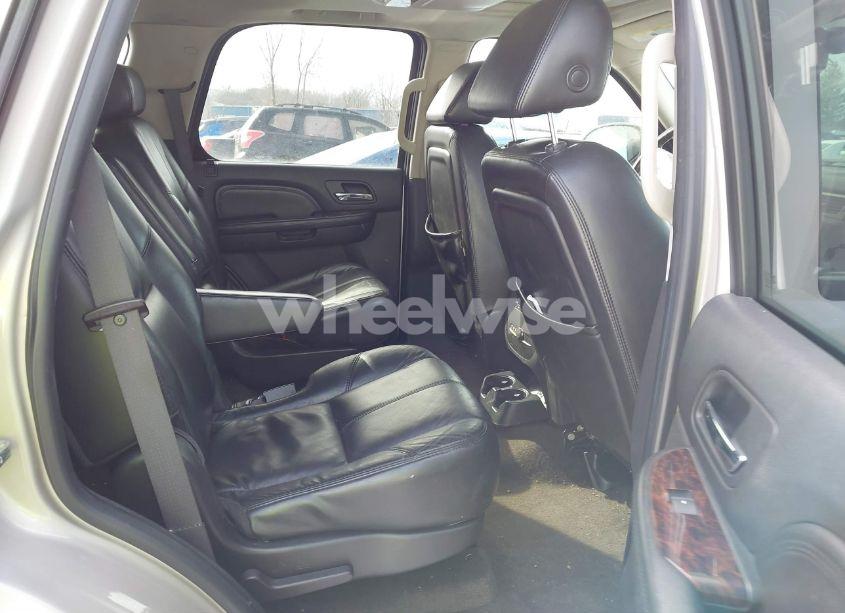 Photo 8 of 2007 Gmc Yukon DENALI (VIN 1GKFK63887J385065)