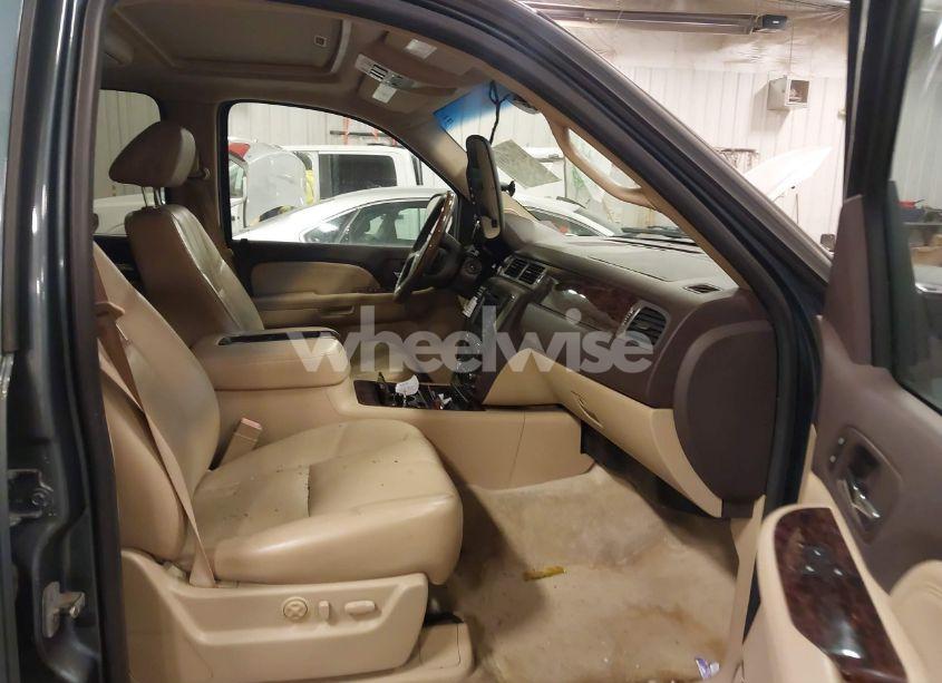 Photo 5 of 2008 Gmc Yukon DENALI (VIN 1GKFK63888J139022)