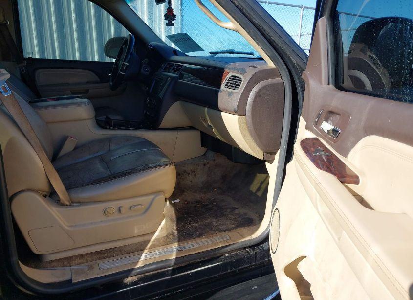 Photo 5 of 2008 Gmc Yukon DENALI (VIN 1GKFK63898J102335)