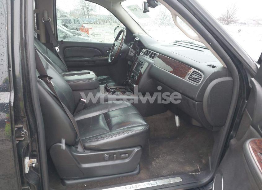 Photo 5 of 2008 Gmc Yukon DENALI (VIN 1GKFK63898J109639)