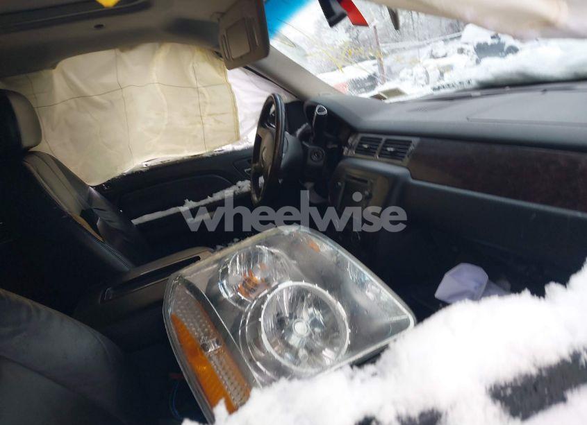 Photo 5 of 2008 Gmc Yukon DENALI (VIN 1GKFK63898J201334)