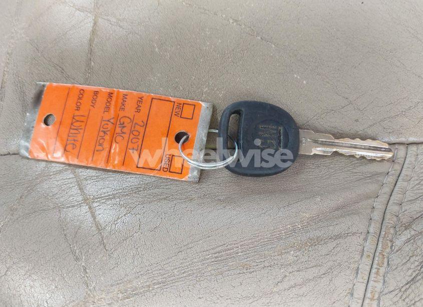 Photo 11 of 2007 Gmc Yukon DENALI (VIN 1GKFK638X7J136699)