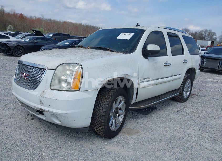 Photo 2 of 2007 Gmc Yukon DENALI (VIN 1GKFK638X7J136699)