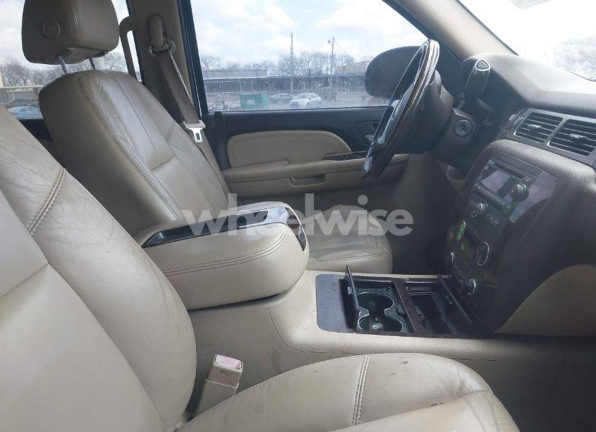 Photo 5 of 2007 Gmc Yukon DENALI (VIN 1GKFK638X7J136699)