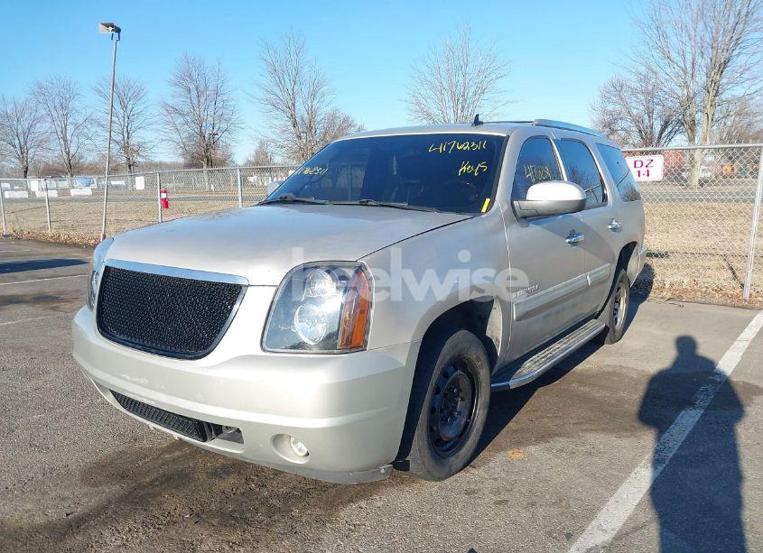 Photo 2 of 2007 Gmc Yukon DENALI (VIN 1GKFK638X7J178631)