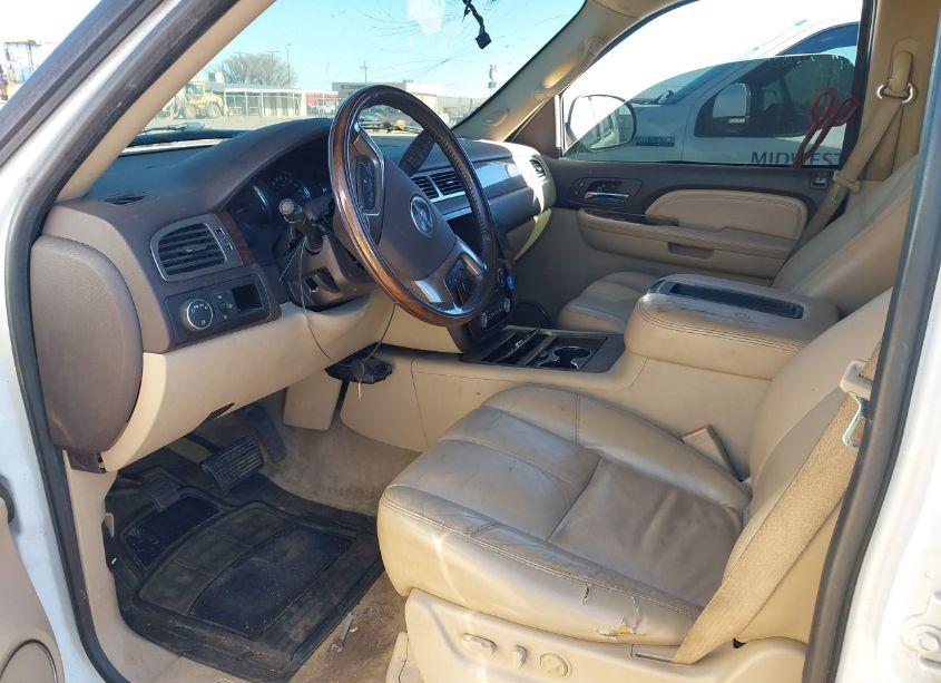 Photo 5 of 2007 Gmc Yukon DENALI (VIN 1GKFK638X7J349216)