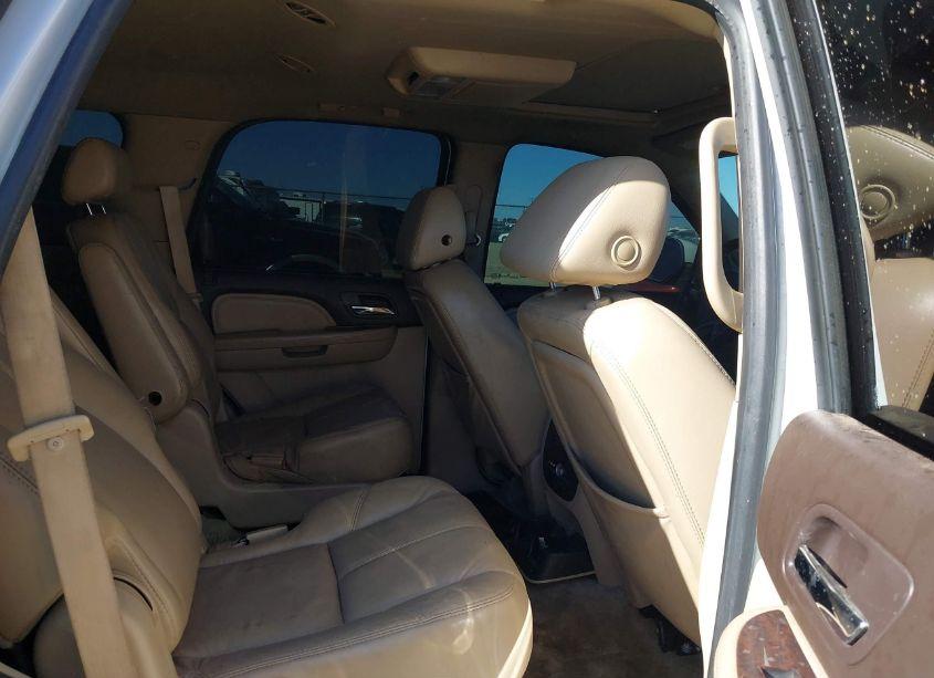 Photo 8 of 2007 Gmc Yukon DENALI (VIN 1GKFK638X7J349216)