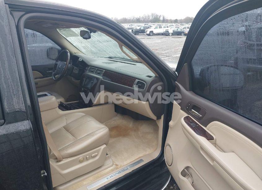 Photo 5 of 2008 Gmc Yukon DENALI (VIN 1GKFK638X8J144948)