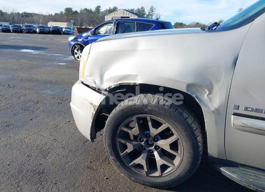 Photo 6 of 2007 Gmc Yukon XL 1500 DENALI (VIN 1GKFK66817J153242)