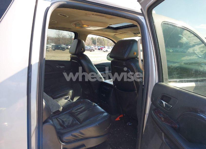 Photo 8 of 2007 Gmc Yukon XL 1500 DENALI (VIN 1GKFK66817J232507)