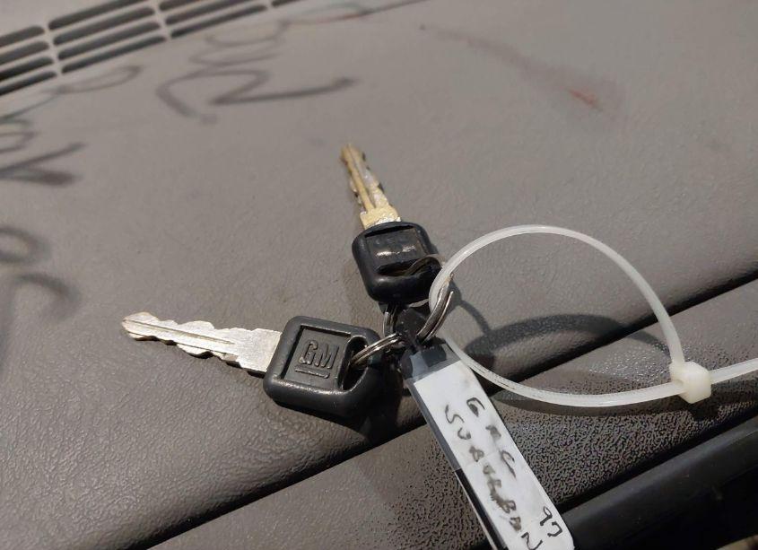 Photo 11 of 1997 Gmc Suburban 2500 SL (VIN 1GKGK26J8VJ713304)