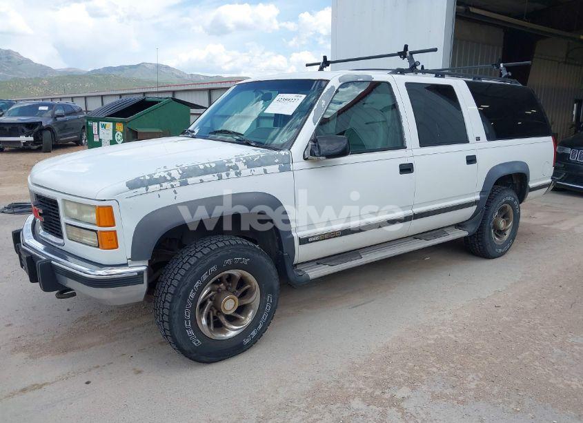 Photo 2 of 1994 Gmc Suburban K2500 (VIN 1GKGK26N6RJ771534)