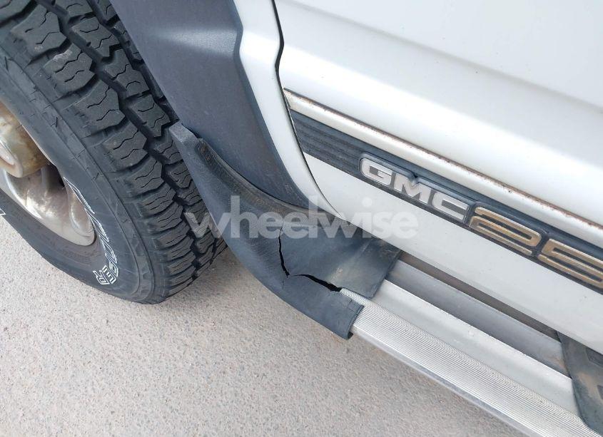 Photo 6 of 1994 Gmc Suburban K2500 (VIN 1GKGK26N6RJ771534)