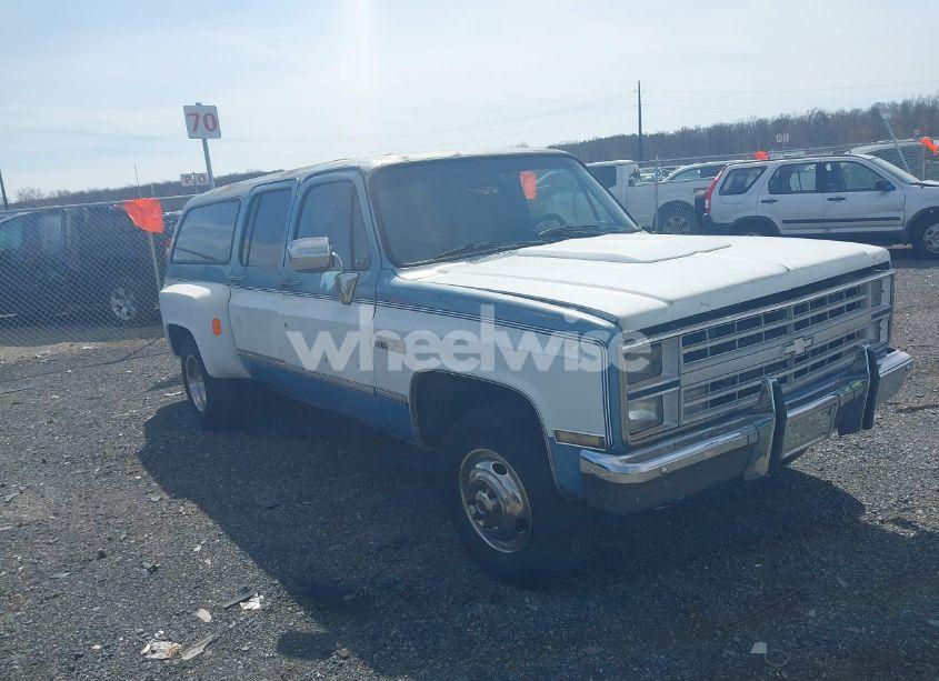 1987 Gmc Suburban R25 CONVENTIONAL (VIN 1GKGR26NXHF533845) main photo