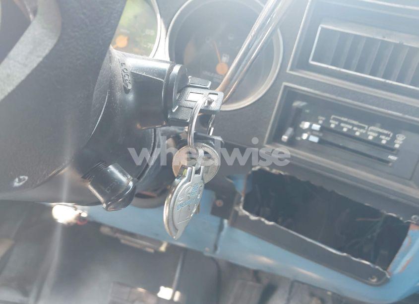 Photo 11 of 1987 Gmc Suburban R25 CONVENTIONAL (VIN 1GKGR26NXHF533845)