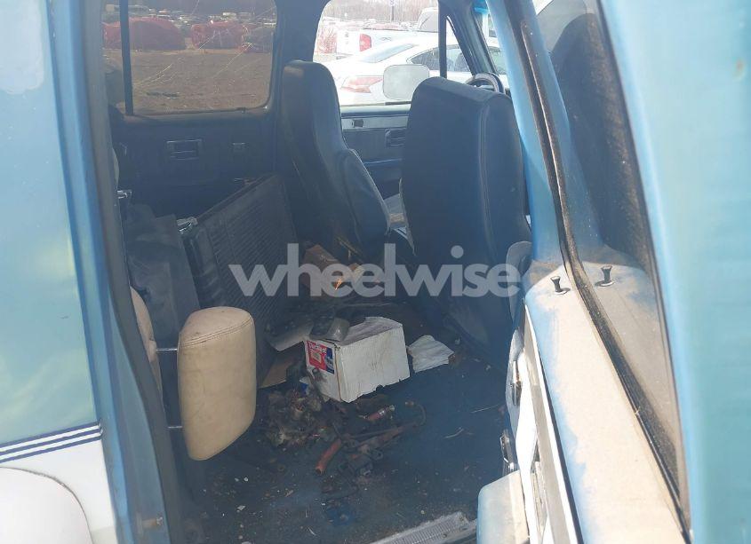 Photo 8 of 1987 Gmc Suburban R25 CONVENTIONAL (VIN 1GKGR26NXHF533845)