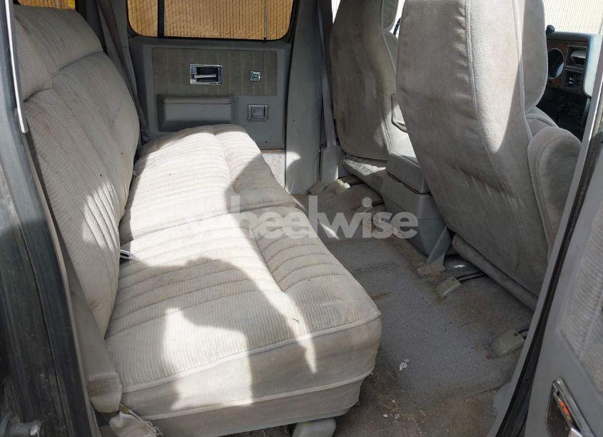 Photo 8 of 1991 Gmc Suburban V25 CONVENTIONAL (VIN 1GKGV26K5MF515362)