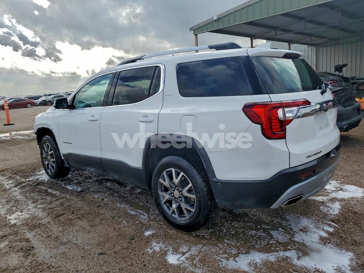 Photo 2 of 2023 GMC ACADIA SLT (VIN 1GKKNML40PZ199352)