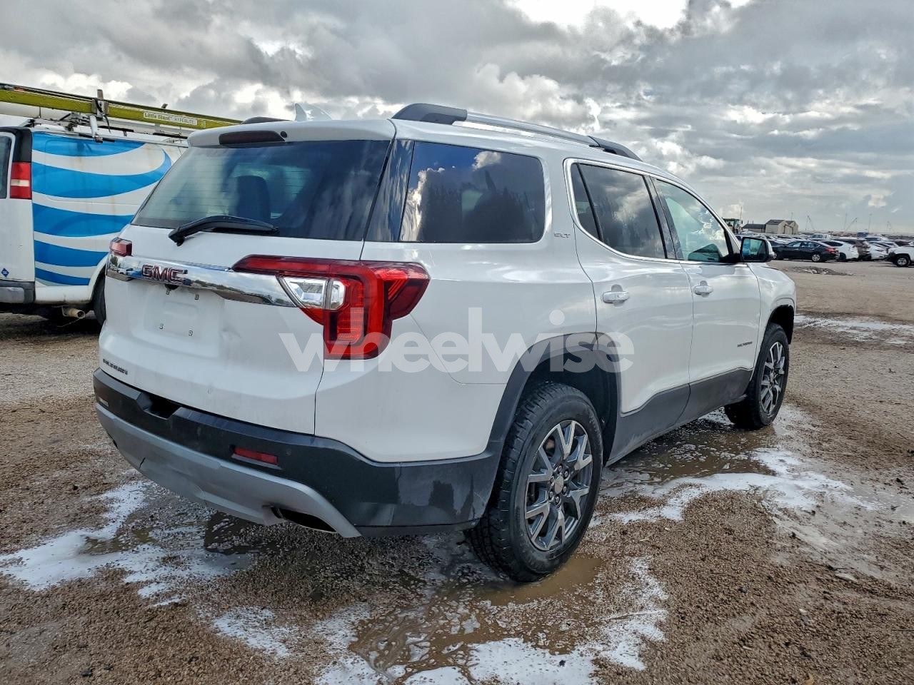 Photo 3 of 2023 GMC ACADIA SLT (VIN 1GKKNML40PZ199352)