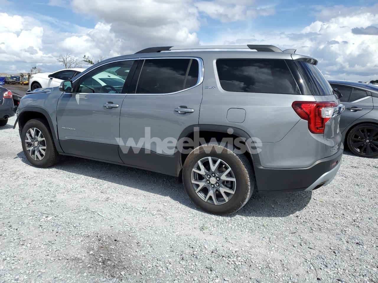 Photo 2 of 2023 GMC ACADIA SLT (VIN 1GKKNML47PZ166428)