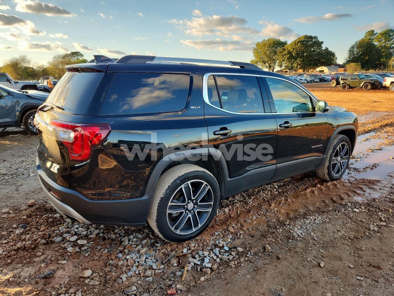 Photo 3 of 2022 GMC ACADIA SLT (VIN 1GKKNML49NZ173376)