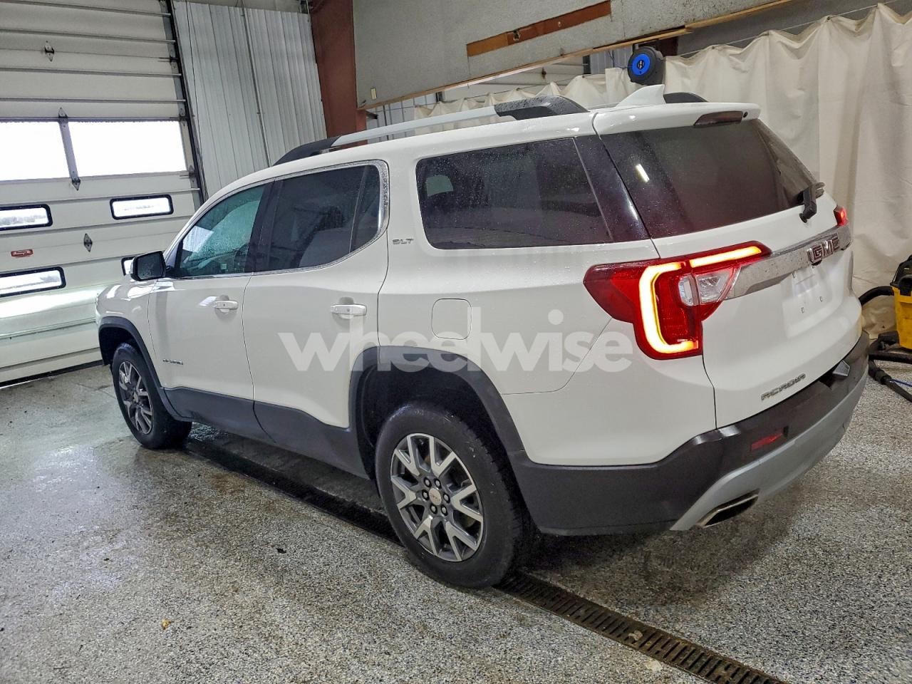 Photo 2 of 2023 GMC ACADIA SLT (VIN 1GKKNML4XPZ221101)