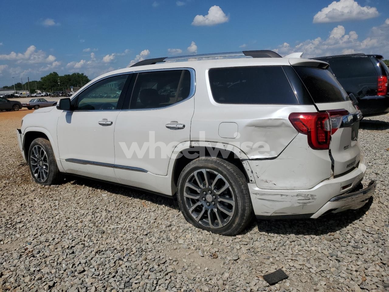 Photo 2 of 2021 GMC ACADIA DENALI N/A (VIN 1GKKNPLS3MZ100826)