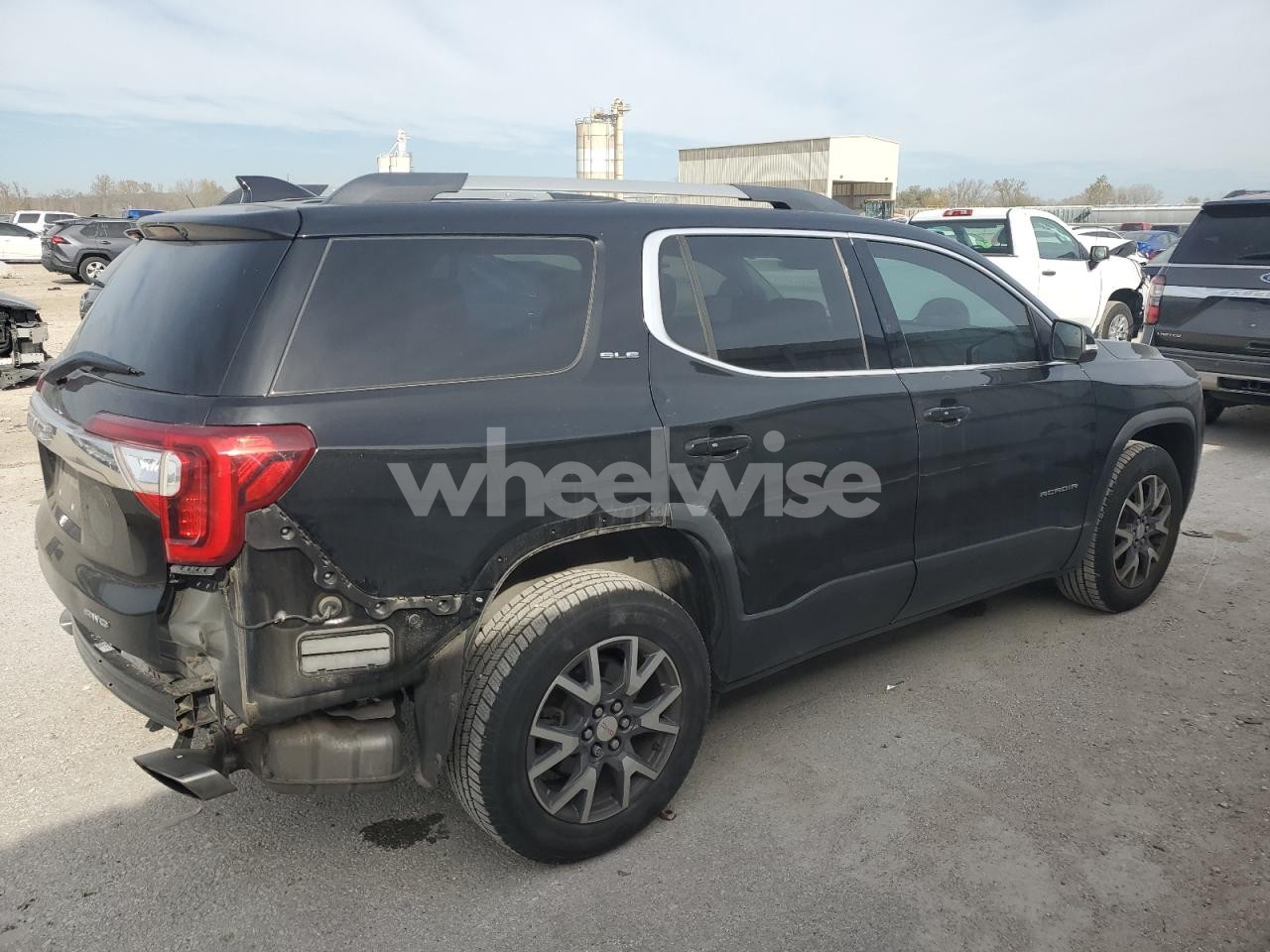 Photo 3 of 2020 GMC ACADIA SLE (VIN 1GKKNRLS0LZ203633)