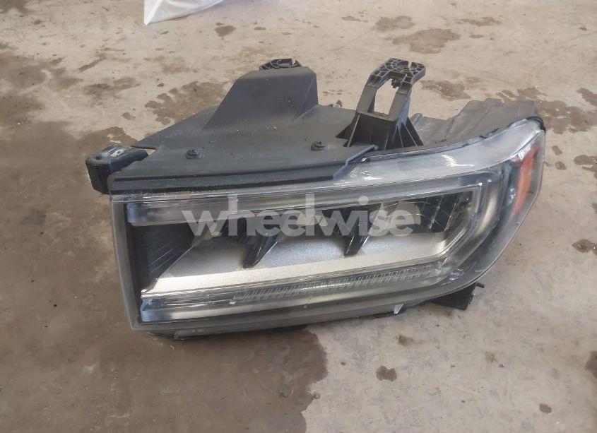 Photo 12 of 2021 Gmc Acadia AWD SLE (VIN 1GKKNRLS9MZ232758)