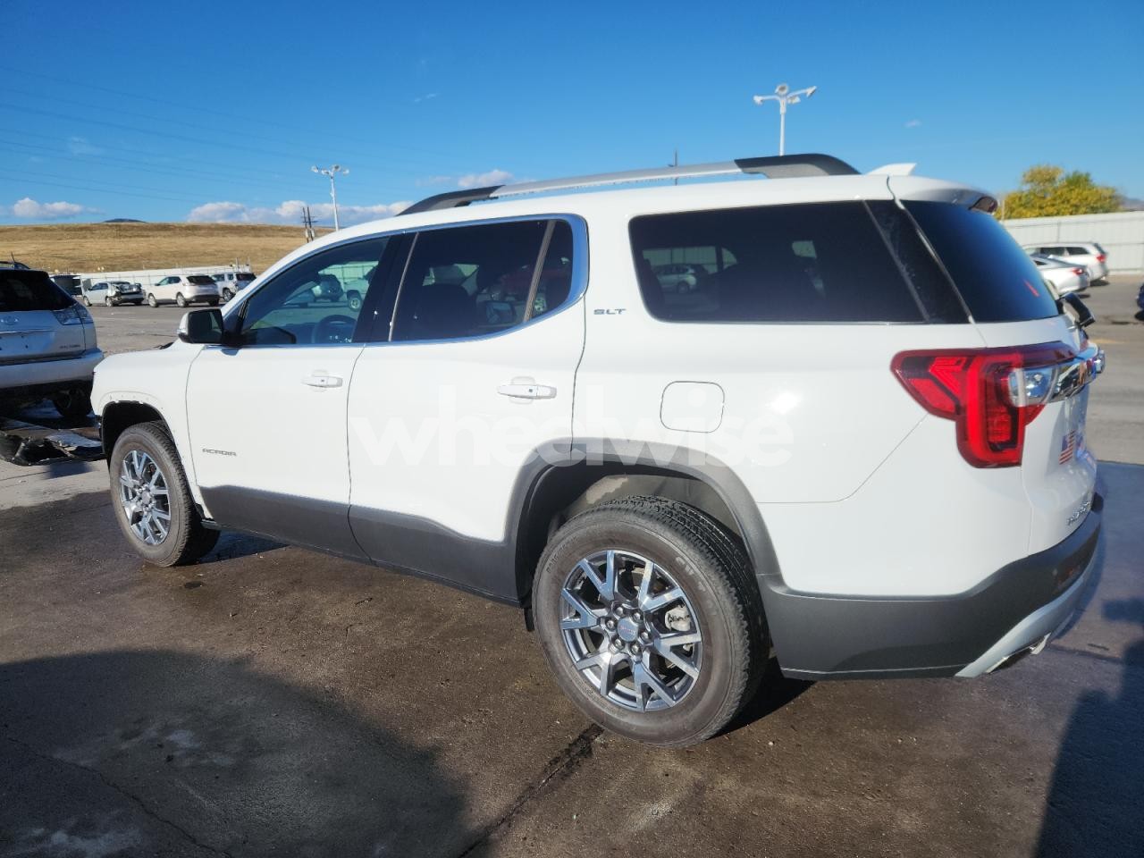 Photo 2 of 2023 GMC ACADIA SLT (VIN 1GKKNUL45PZ156562)