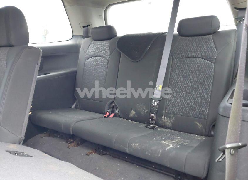 Photo 18 of 2011 Gmc Acadia SL (VIN 1GKKRNED3BJ141640)