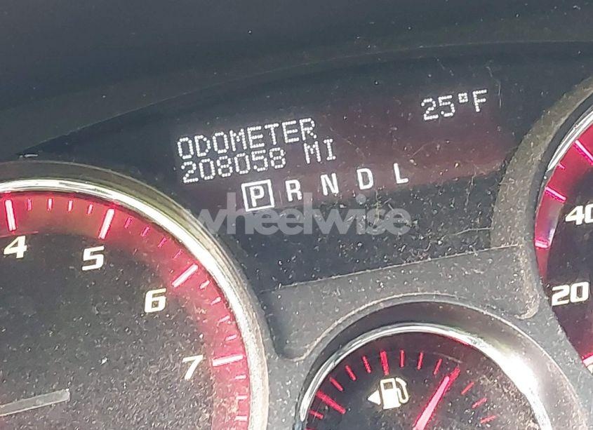 Photo 15 of 2010 Gmc Acadia (VIN 1GKLRLED1AJ252243)