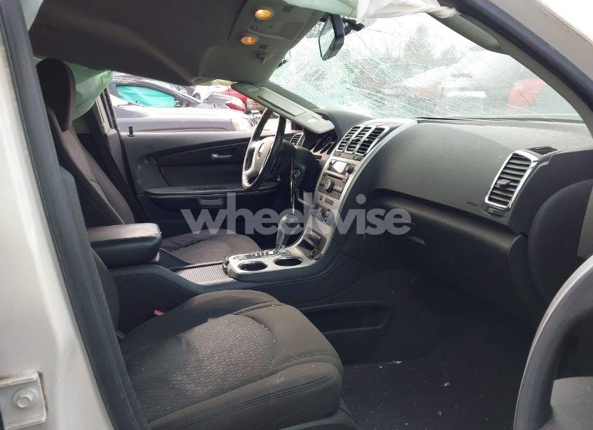 Photo 5 of 2010 Gmc Acadia (VIN 1GKLRLED1AJ252243)