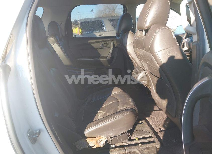 Photo 8 of 2010 Gmc Acadia (VIN 1GKLRLED3AJ131147)