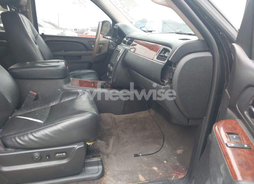 Photo 5 of 2011 Gmc Yukon SLE (VIN 1GKS1AE00BR152741)