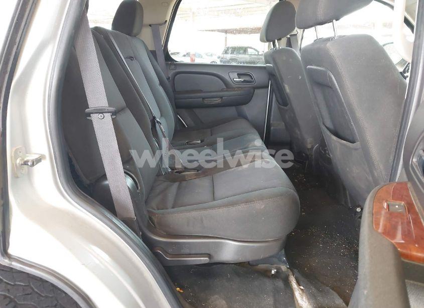 Photo 8 of 2011 Gmc Yukon SLE (VIN 1GKS1AE06BR136446)