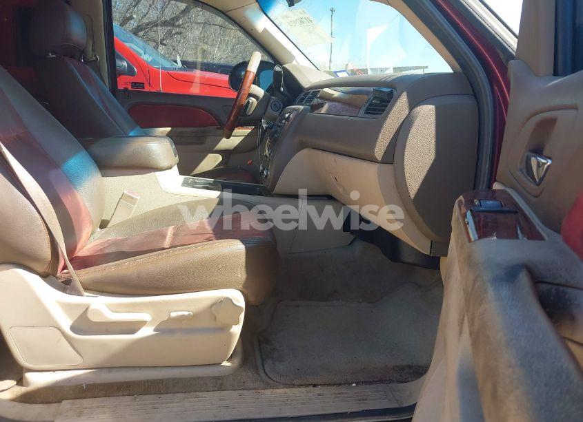 Photo 5 of 2011 Gmc Yukon SLE (VIN 1GKS1AE07BR279597)