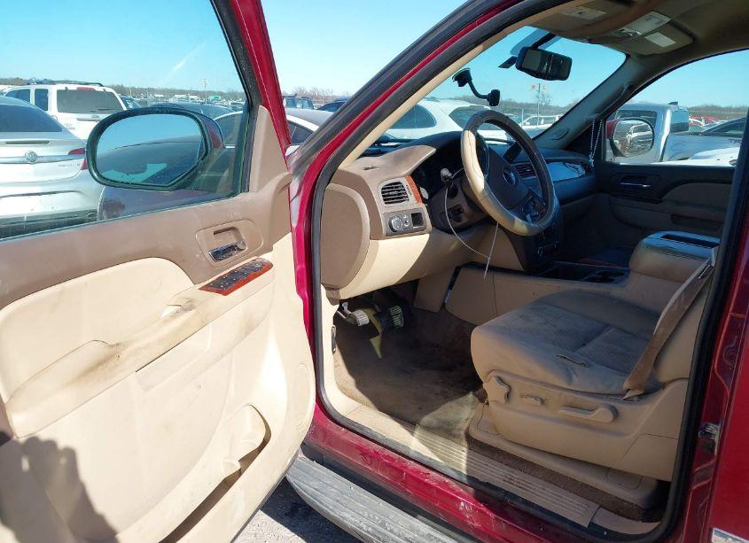 Photo 5 of 2011 Gmc Yukon SLE (VIN 1GKS1AE09BR118197)