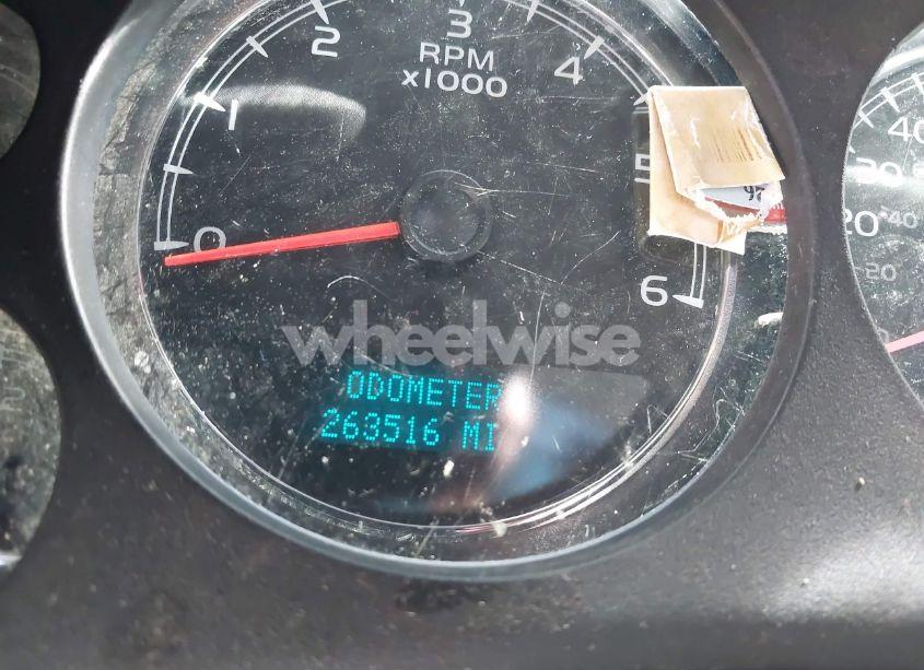 Photo 15 of 2011 Gmc Yukon SLE (VIN 1GKS1AE0XBR299195)