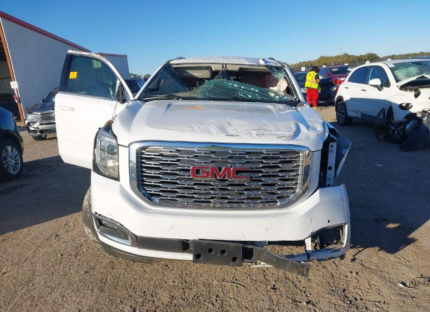 Photo 12 of 2019 Gmc Yukon SLE (VIN 1GKS1AKC2KR104950)
