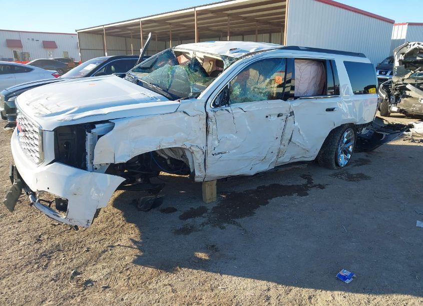 Photo 2 of 2019 Gmc Yukon SLE (VIN 1GKS1AKC2KR104950)