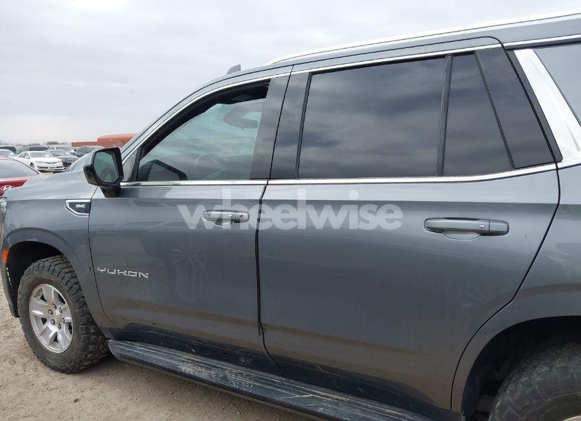 Photo 13 of 2021 Gmc Yukon 2WD SLE (VIN 1GKS1AKD4MR402198)